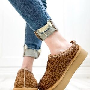 Corky’s Hey Girl Mini Leopard Print Clogs NIB Size 8